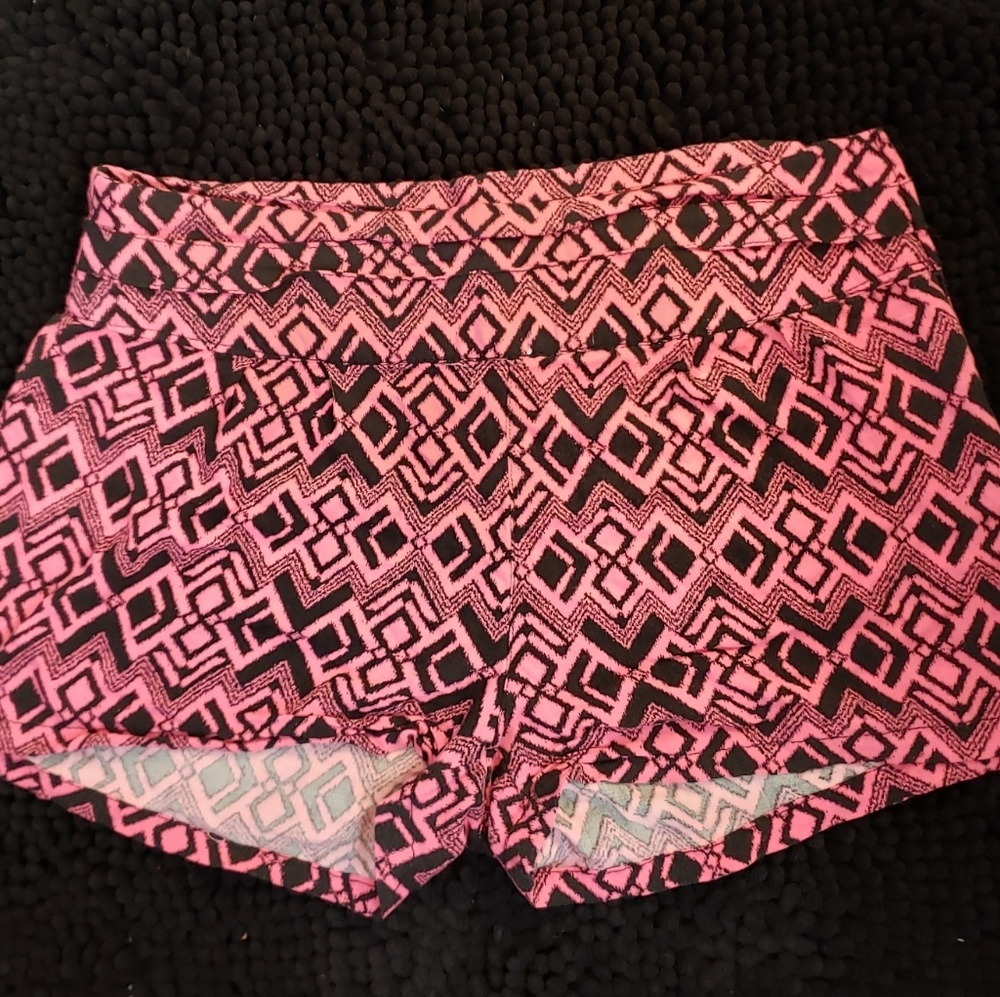 Patterned high waisted shorts